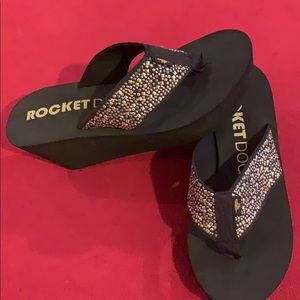 Rocket Dog wedge flip flops